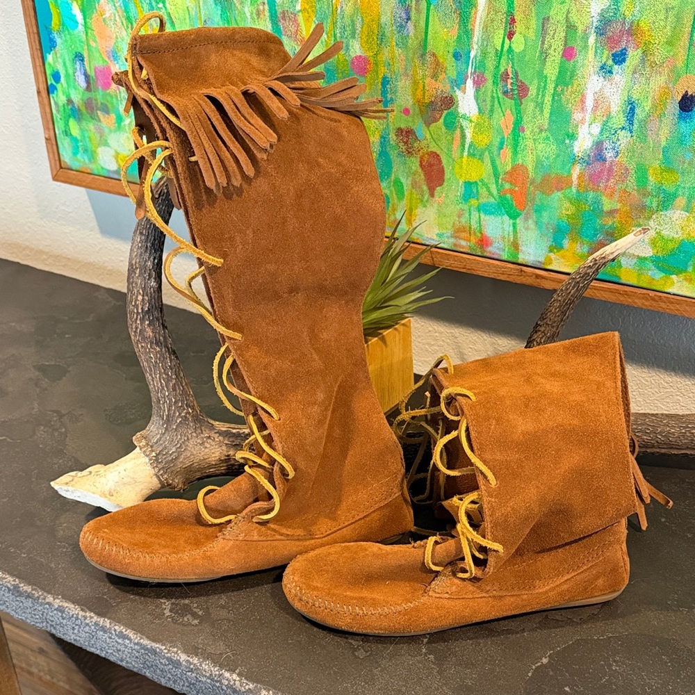 Minnetonka Lace-Up Moccasin Boots